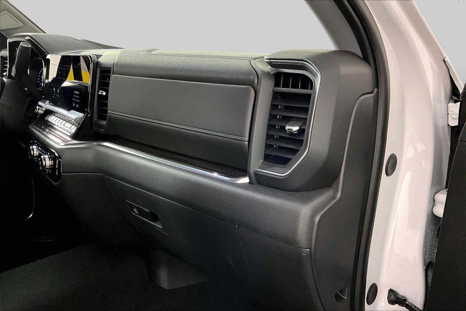 2024 GMC Sierra 1500 Elevation - Photo 18
