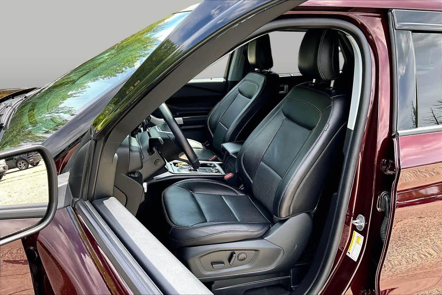 Certified Used 2022 Burgundy Velvet Tinted Clearcoat Ford Limited image 9
