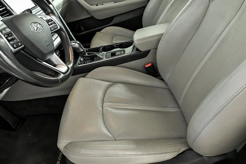 Used 2019 Hyper White Hyundai Limited image 16