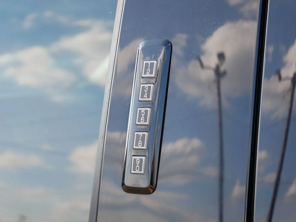 Used 2018  Ford XLT image 14