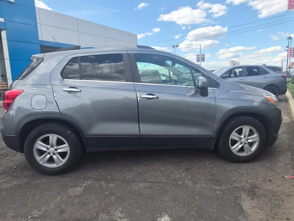 Used 2019 SATIN STEEL METALLIC Chevrolet LT image 5