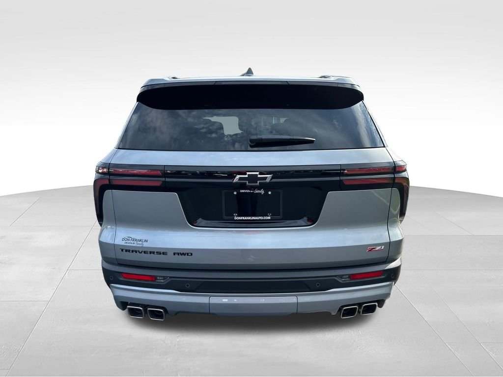 Used 2025 Gray Chevrolet Z71 image 4