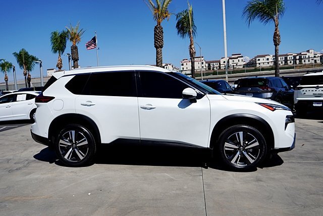 Used 2024 White Nissan SL image 2