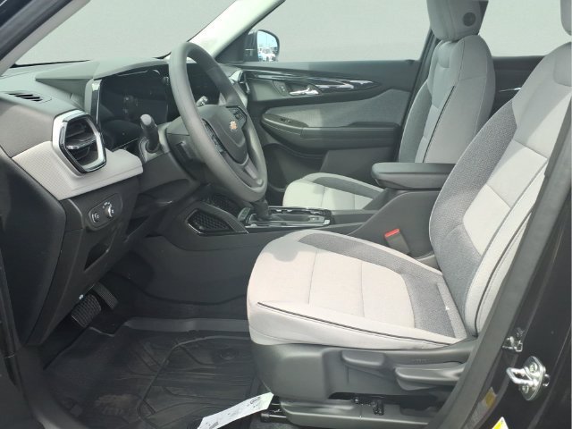 New 2026 Mosaic Black Metallic Chevrolet LT image 16