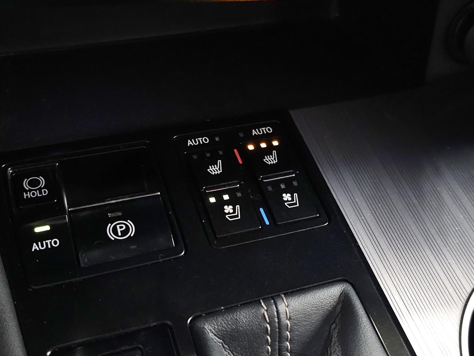 Used 2017 White Lexus F SPORT image 29