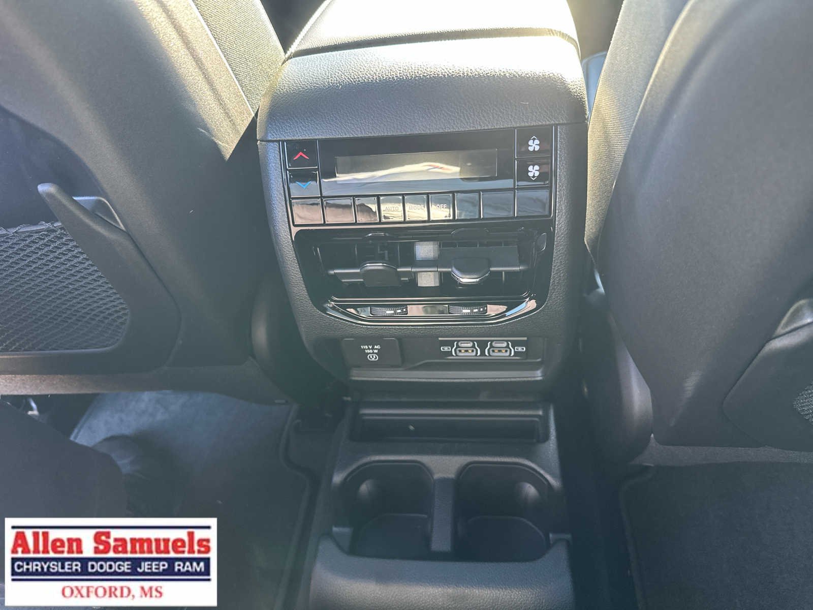 2025 Jeep Grand Cherokee L Altitude - Photo 24