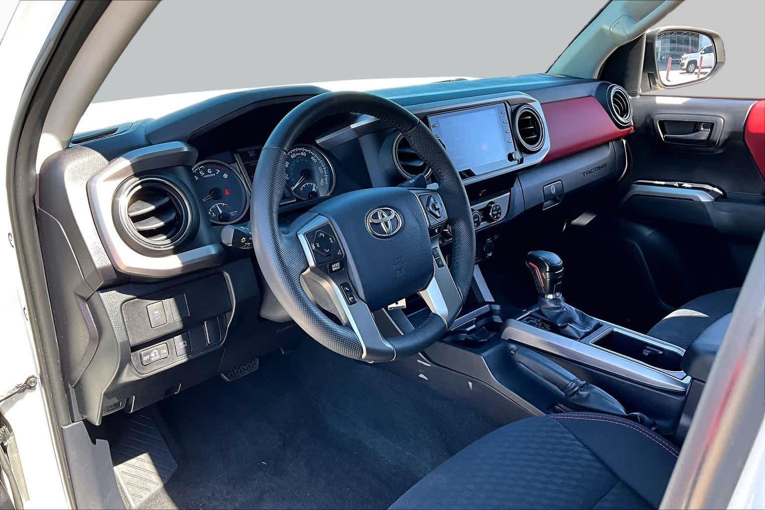 Used 2020 Super White Toyota SR5 image 18