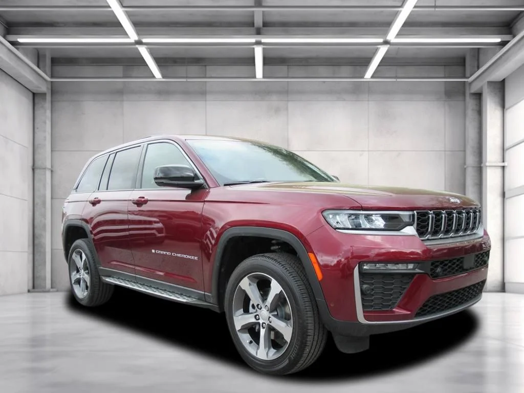 New 2026 Velvet Red Pearl-Coat Exterior Paint Jeep Limited image 1