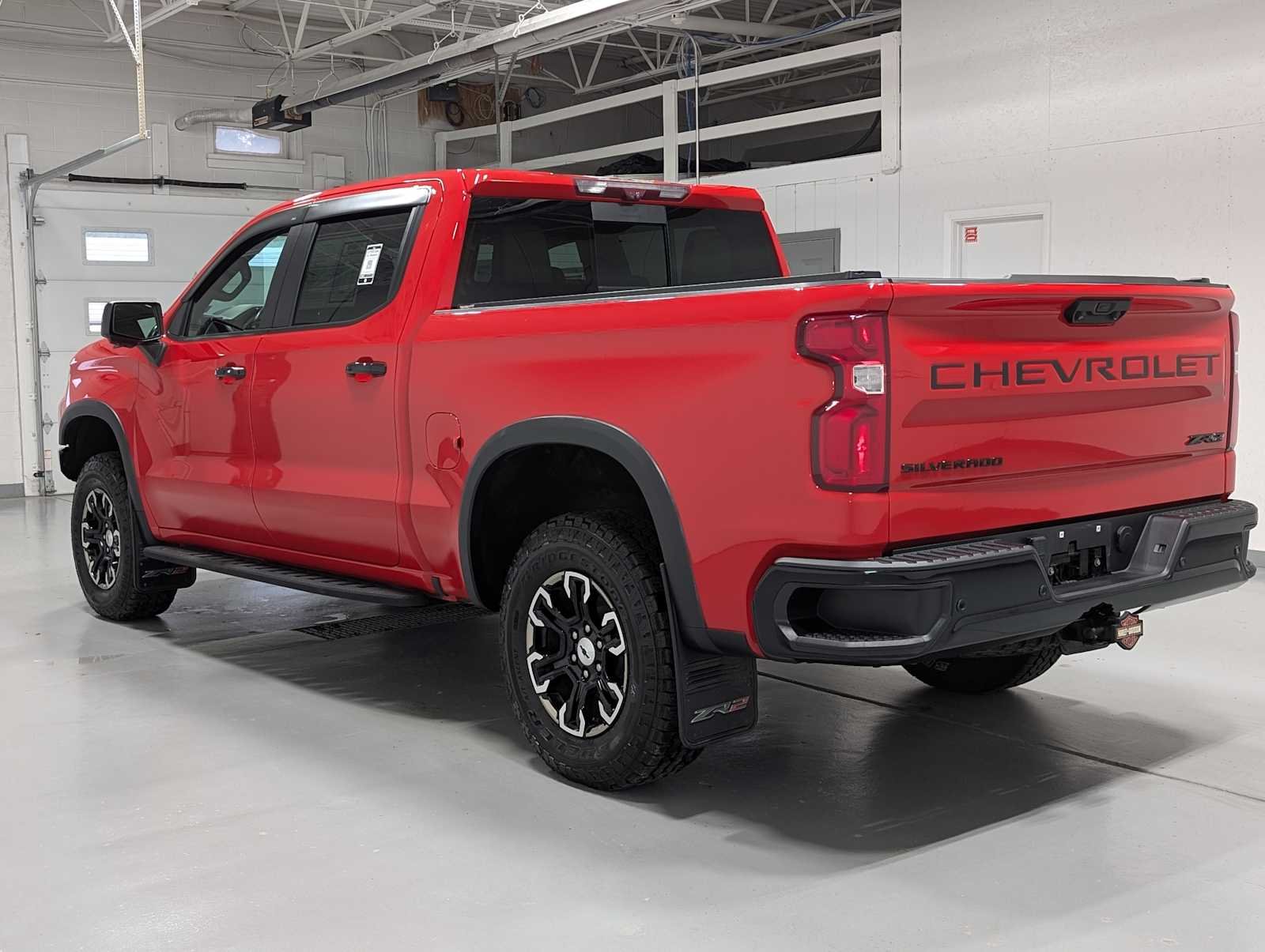2023 Chevrolet Silverado 1500 ZR2 - Photo 10