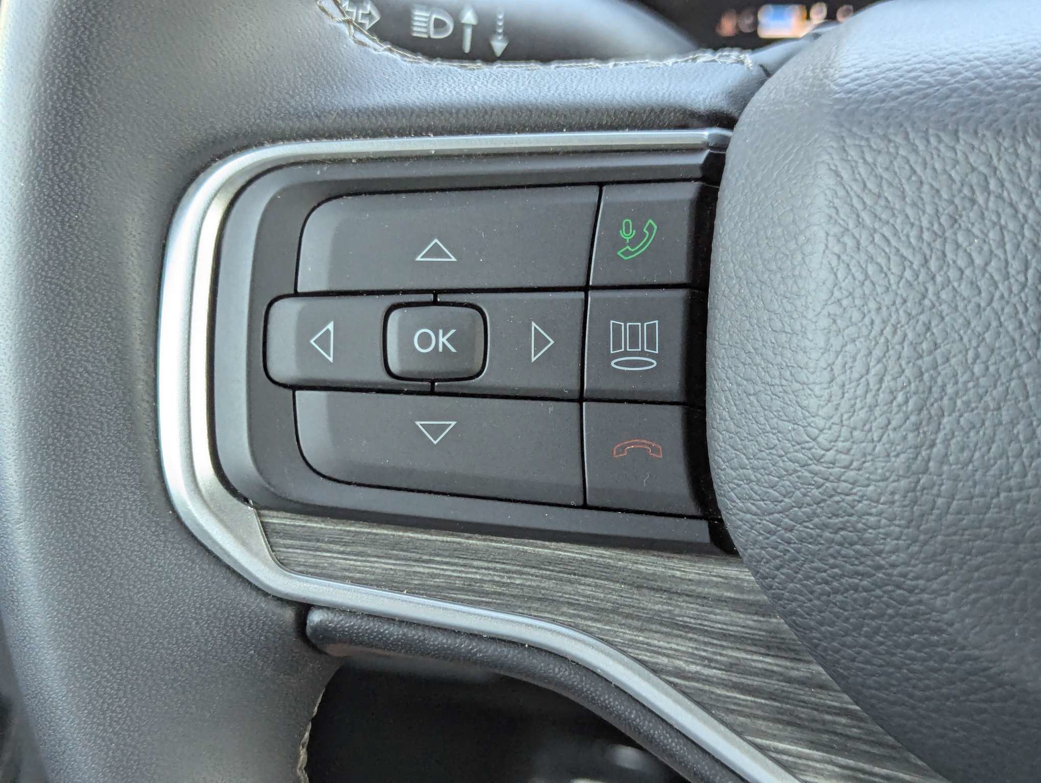 Used 2024 White Jeep Series II image 25