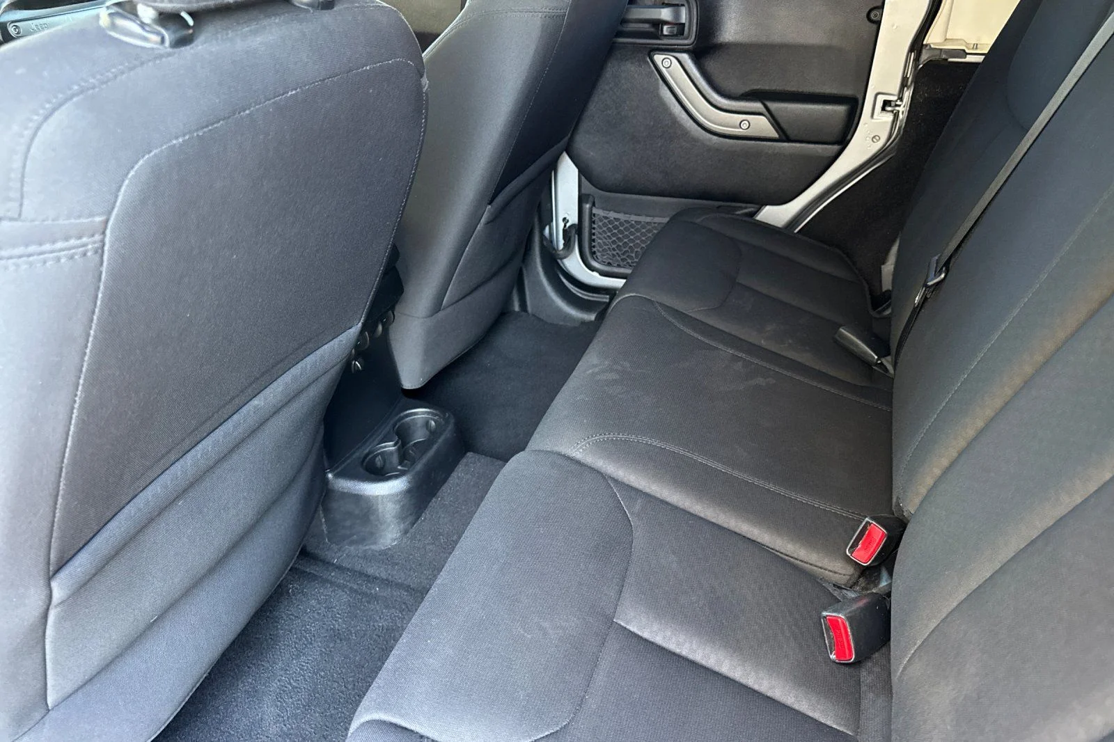 Used 2016 Billet Silver Metallic Clearcoat Jeep Unlimited Sport image 15