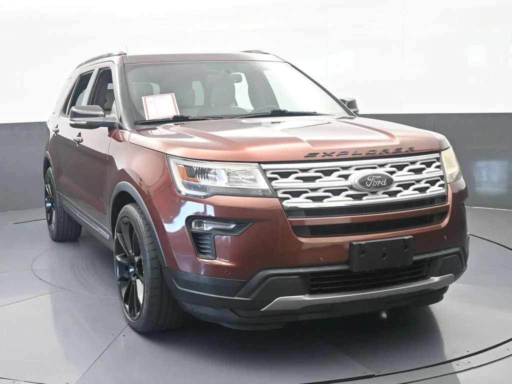 Used 2018 Cinnamon Glaze Metallic Ford XLT image 9