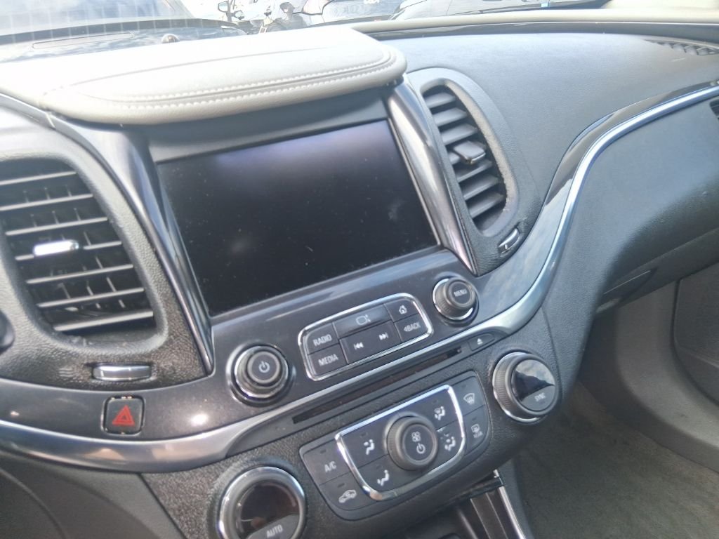 Used 2015 Green Chevrolet LT image 13