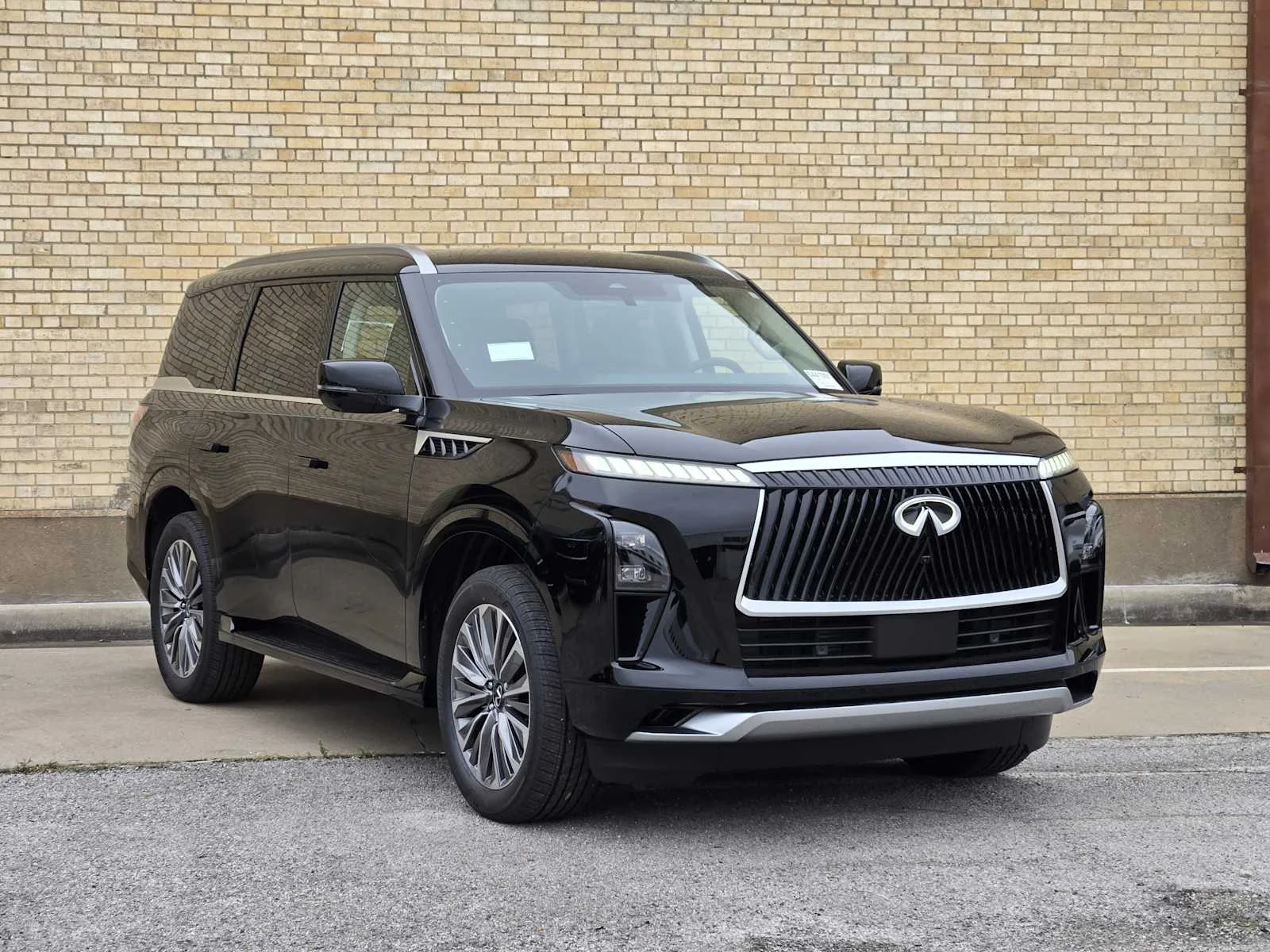 New 2026 BLACK OBSIDIAN INFINITI Luxe 2WD image 2