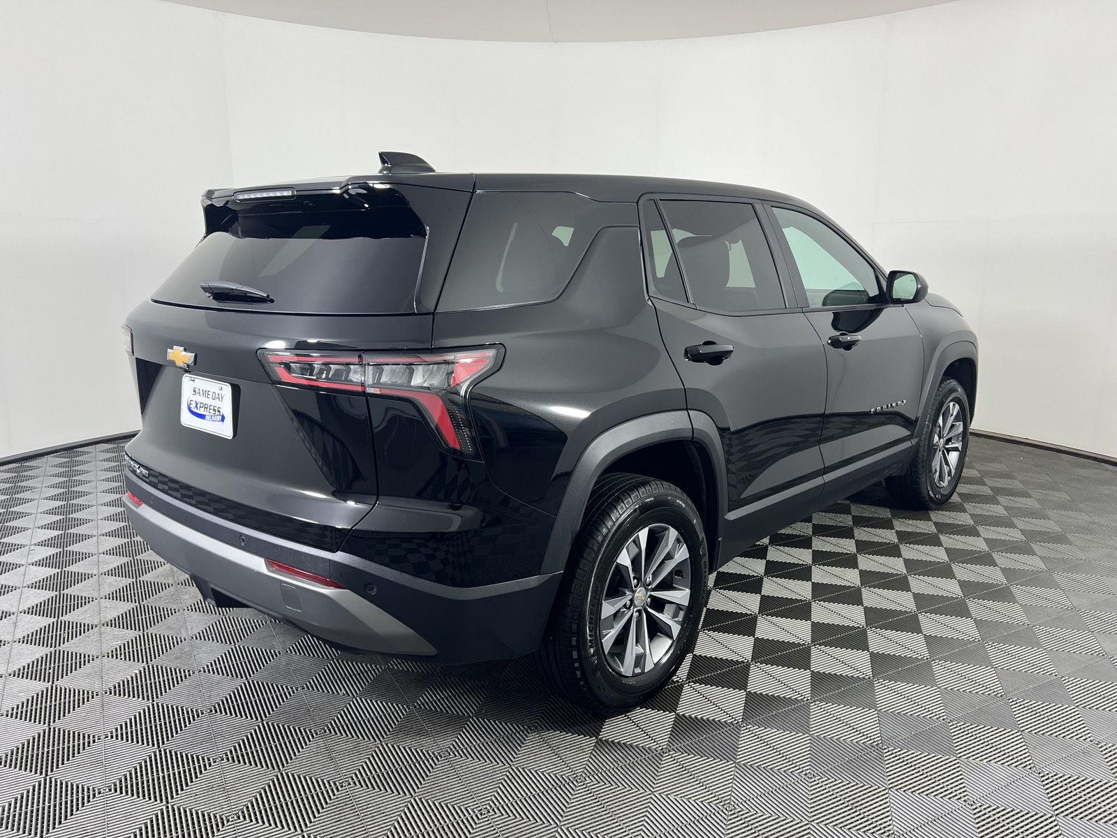Used 2026 Mosaic Black Metallic Chevrolet AWD LT image 11