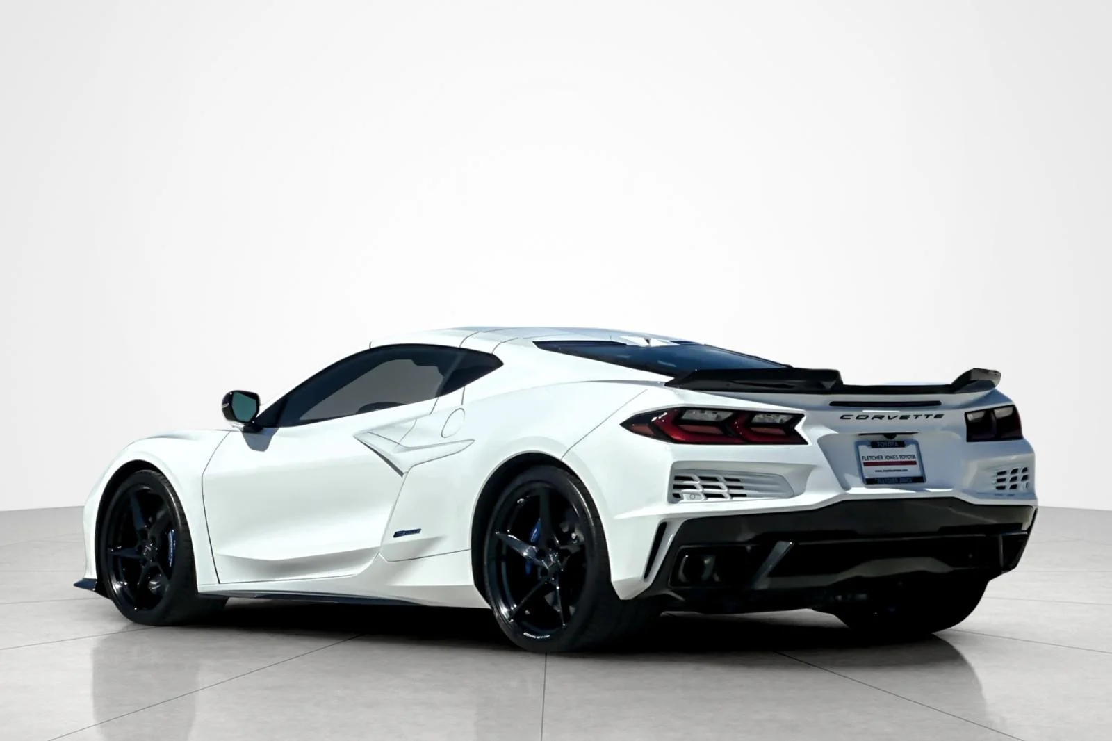 Used 2026 ARTIC WHITE Chevrolet 2LZ image 3