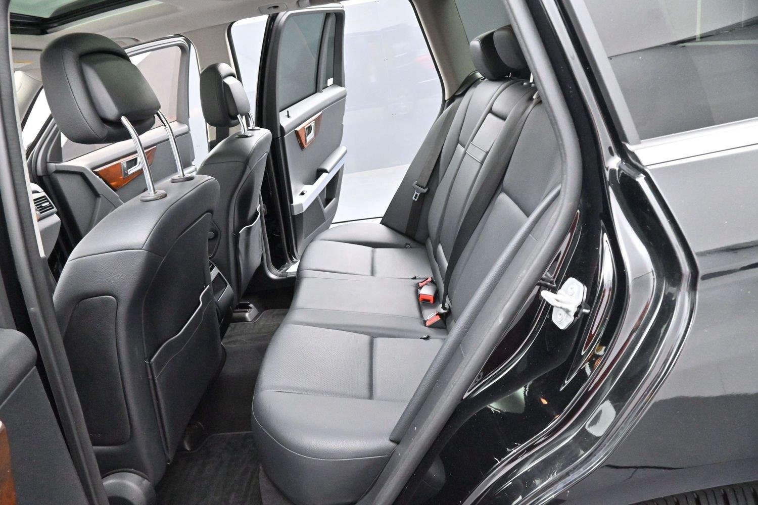 Used 2010 Black Mercedes-Benz GLK 350 image 29