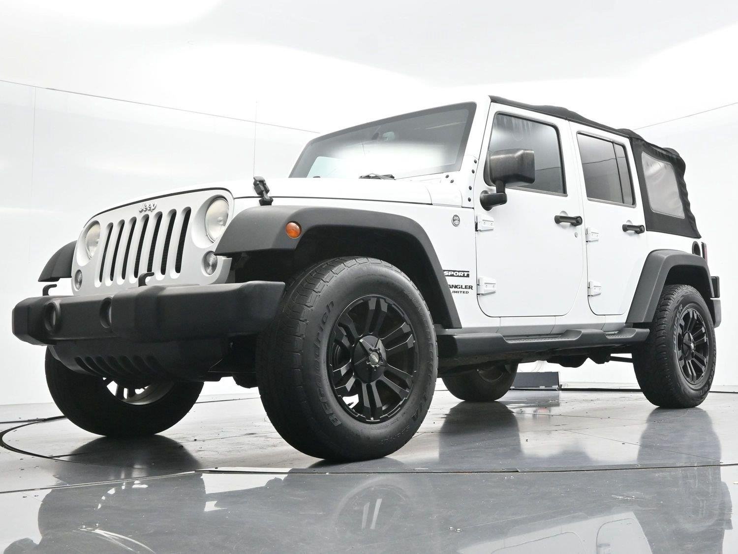 Used 2015 Bright White Clearcoat Jeep Sport image 43
