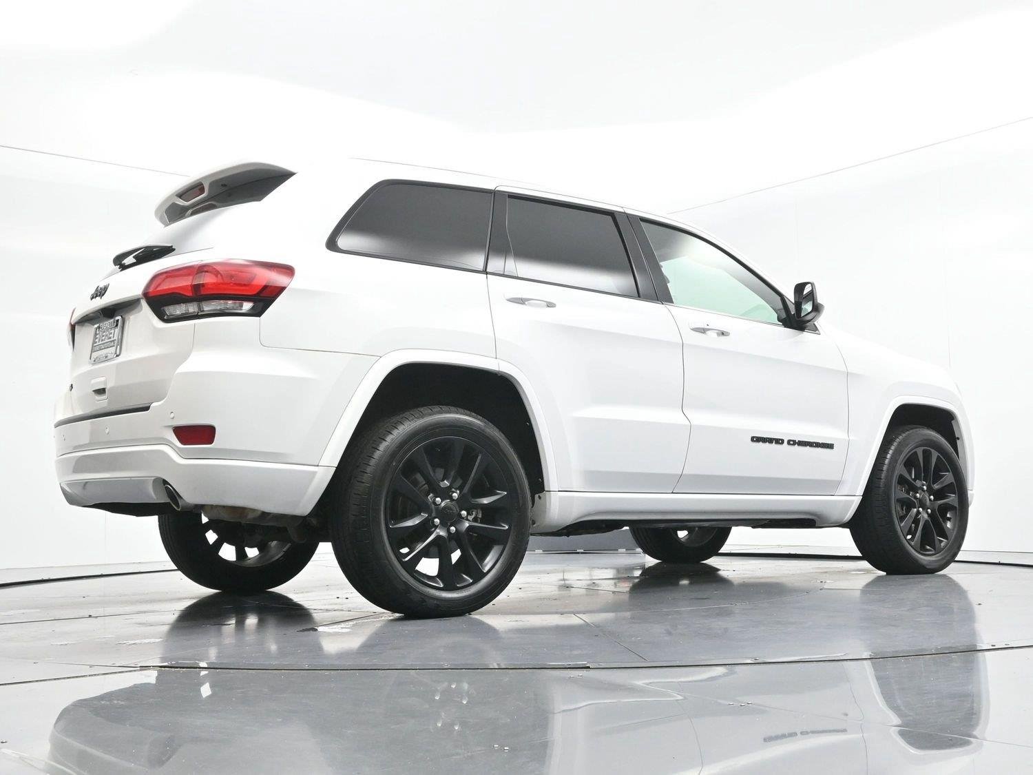 Used 2021 Bright White Clearcoat Jeep Laredo X image 53