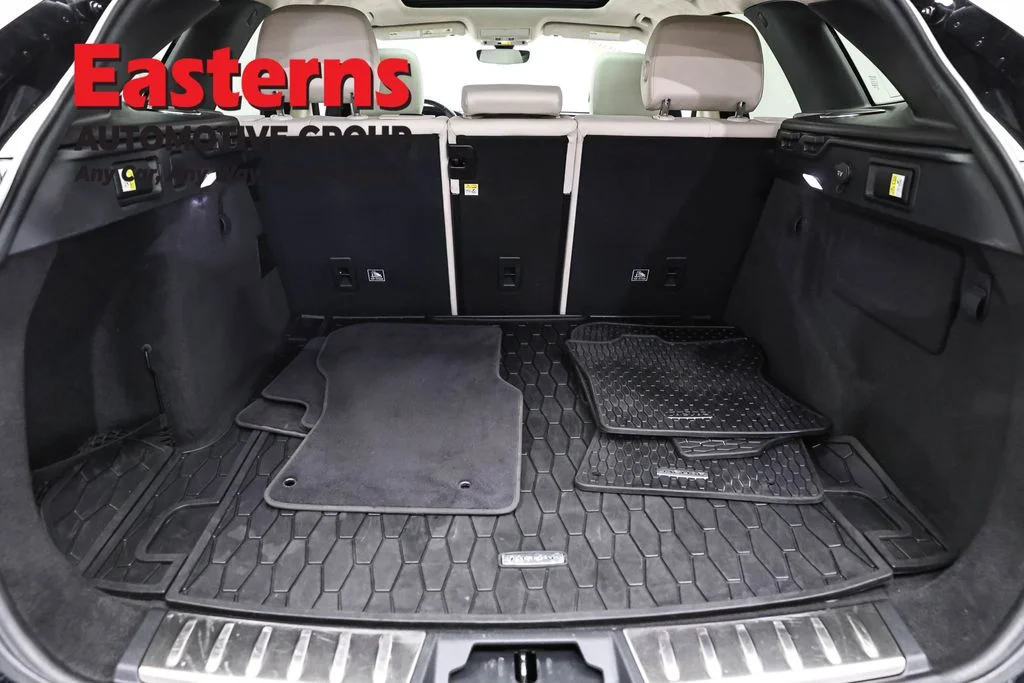 Used 2020 Black Jaguar 25t Prestige image 9