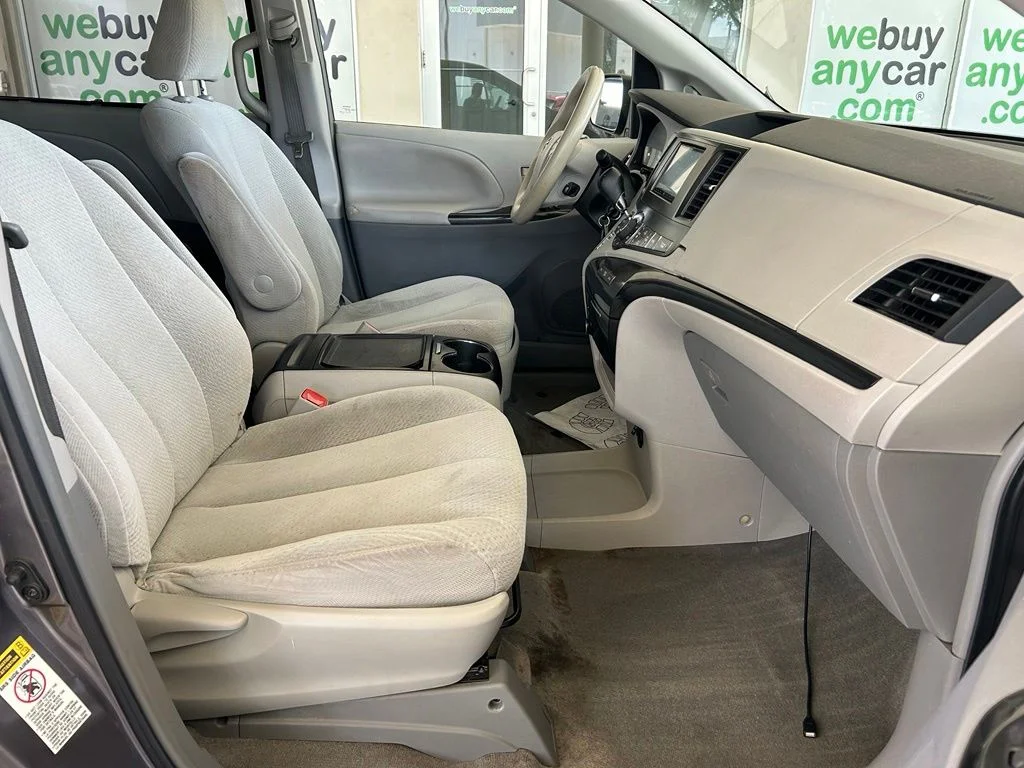 Used 2014 Gray Toyota LE image 19