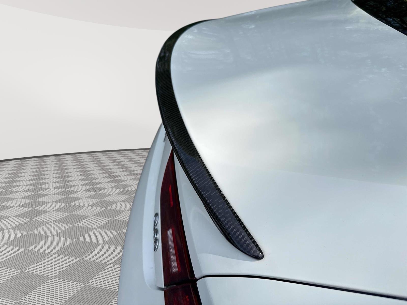 Used 2022 Pure White INFINITI LUXE image 30