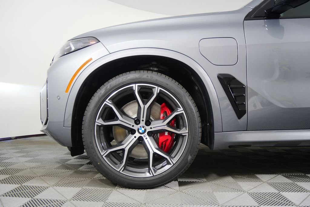 Used 2026 Skyscraper Grey Metallic BMW xDrive50e image 7