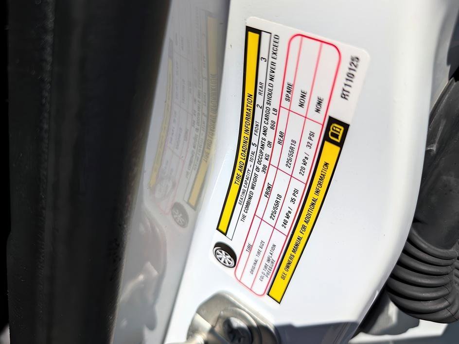 Used 2024 Bright White Clearcoat Jeep Limited image 31