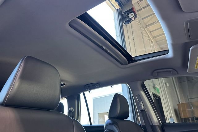 Used 2019  Honda EX-L image 19