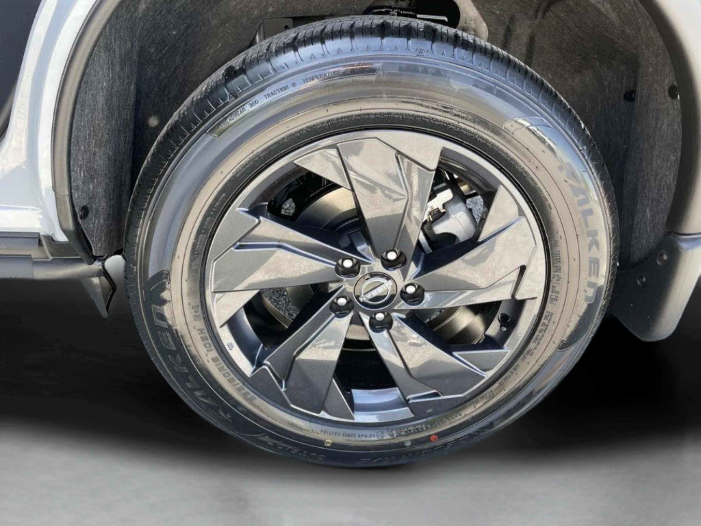 New 2026 Boulder Gray Pearl Nissan SV image 28