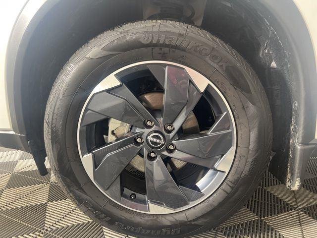 Certified Used 2025 White Pearl Nissan SV image 11