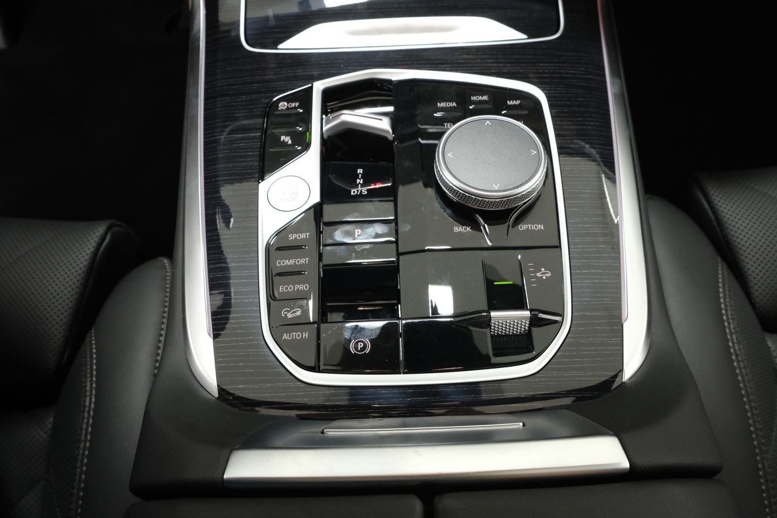 New 2027 Alpine White BMW xDrive40i image 23