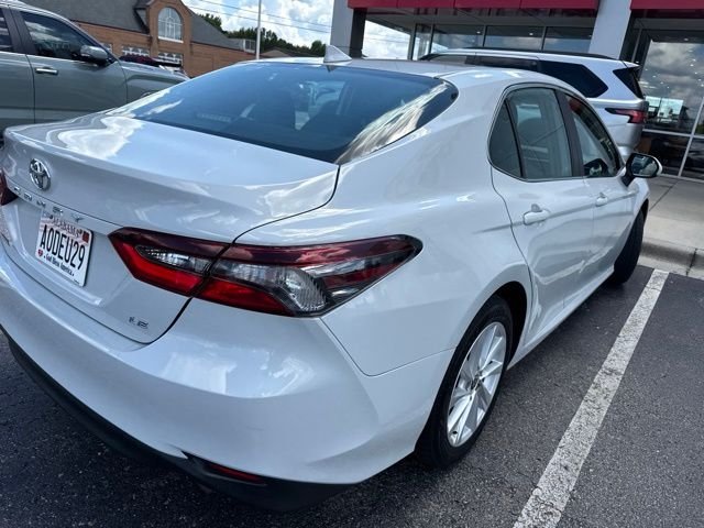 Used 2022 White Toyota LE image 7