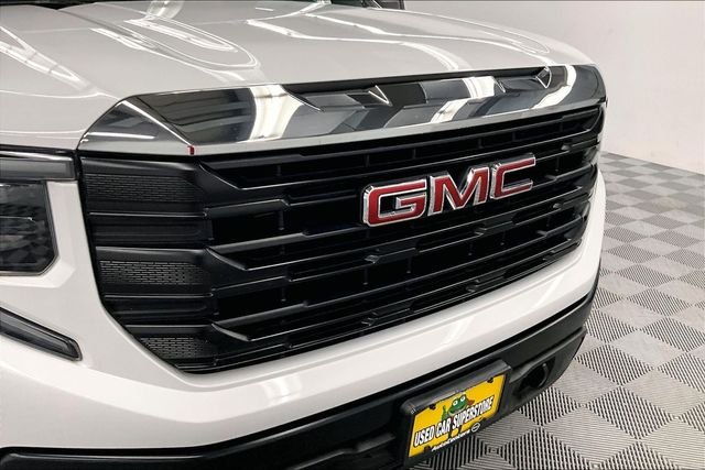 Used 2023 Summit White GMC Pro image 31