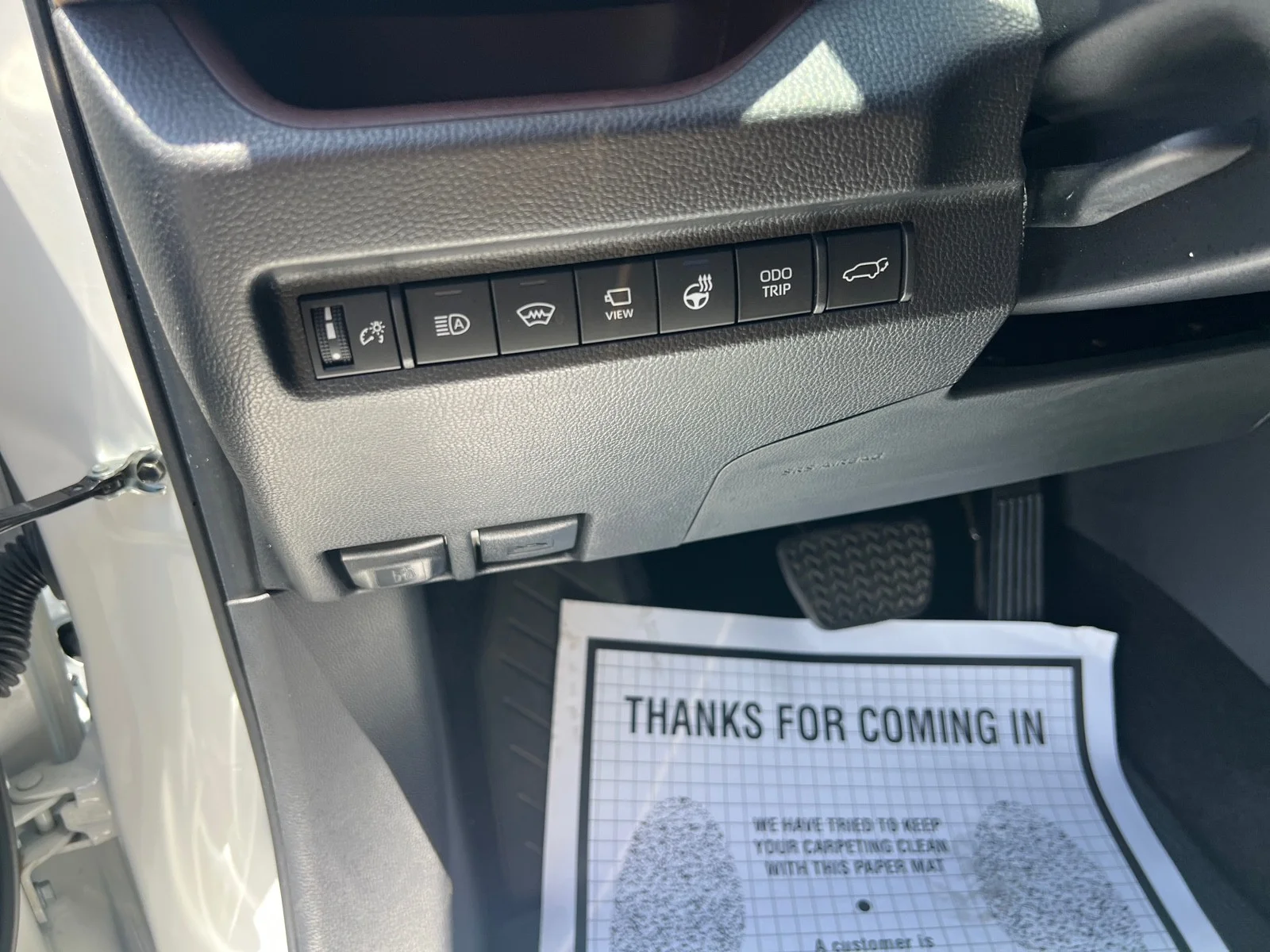 Used 2025 Wind Chill Pearl Toyota Limited image 13