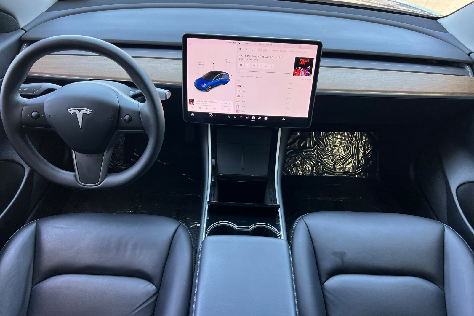 Used 2020 Deep Blue Metallic Tesla Standard Range Plus image 13