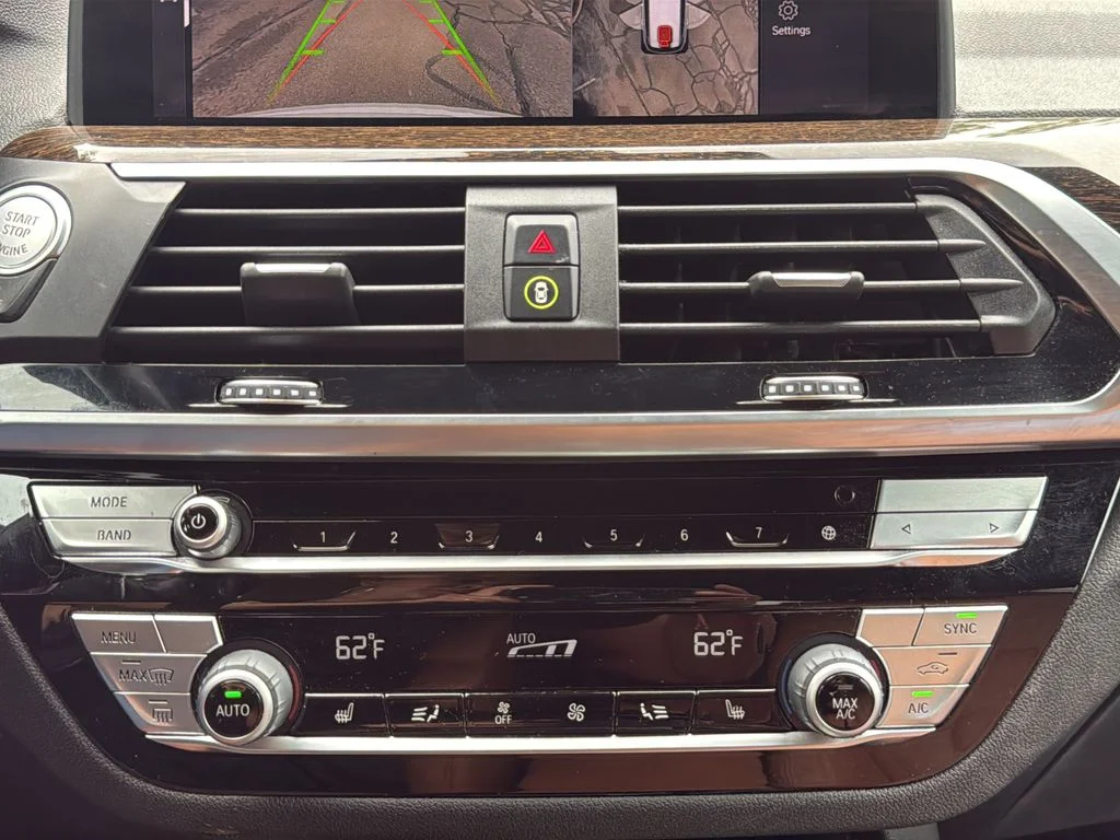 Used 2021 White BMW xDrive30i image 19