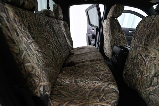 Used 2024 White GMC Elevation image 27