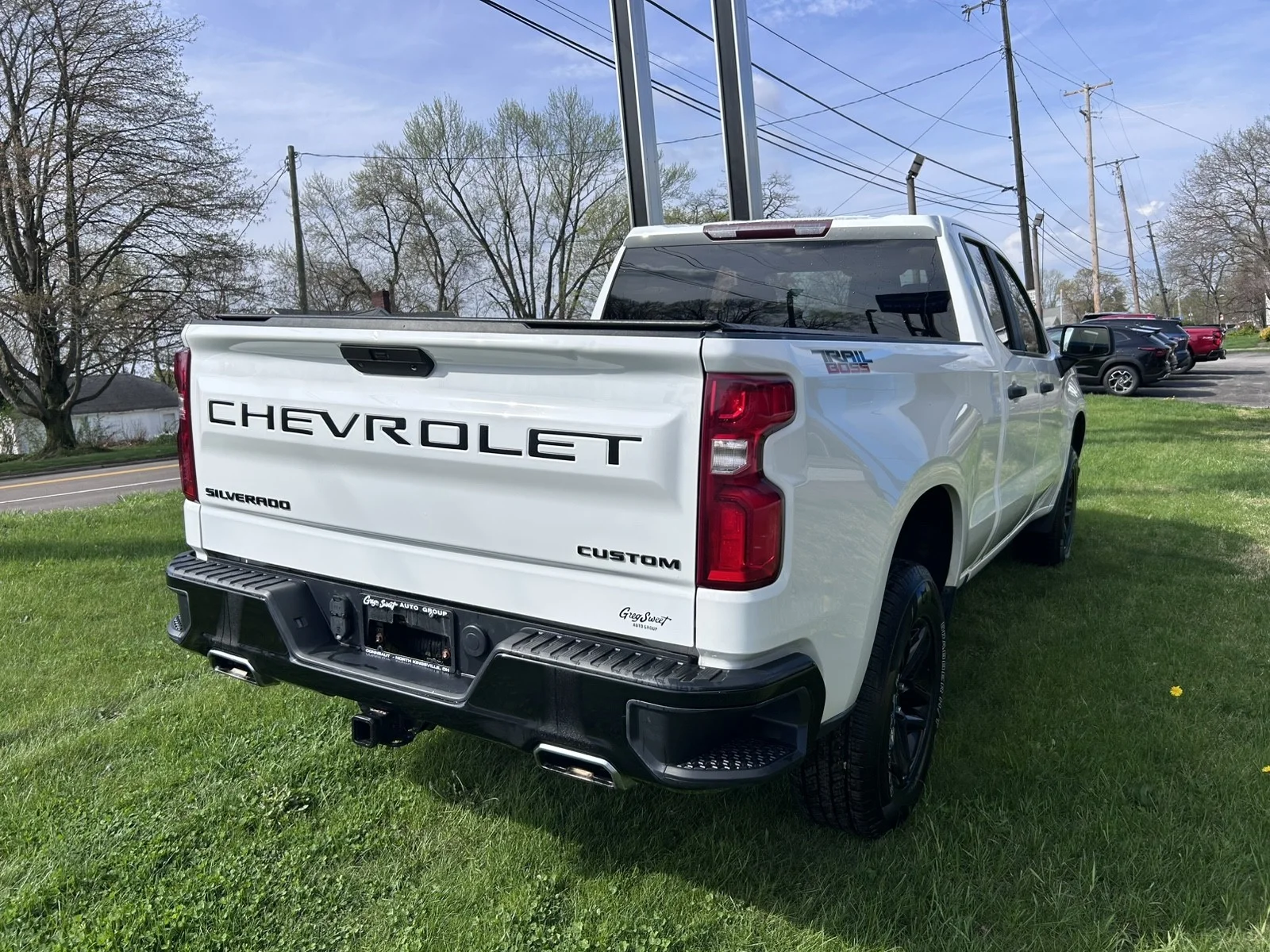 Used 2020 WHITE Chevrolet Custom Trail Boss image 4
