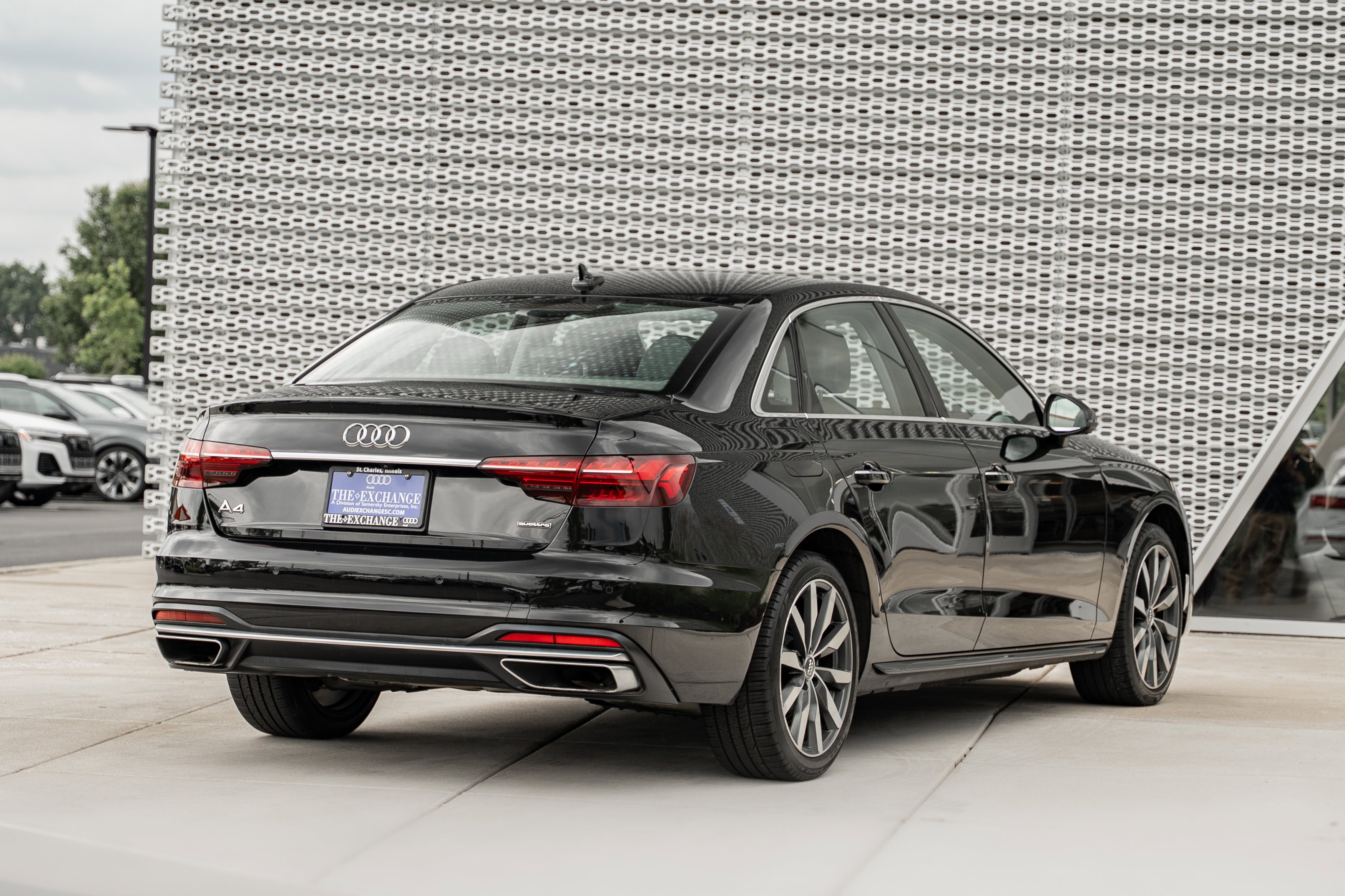 Used 2021 Mythos Black Metallic Audi Premium Plus image 4