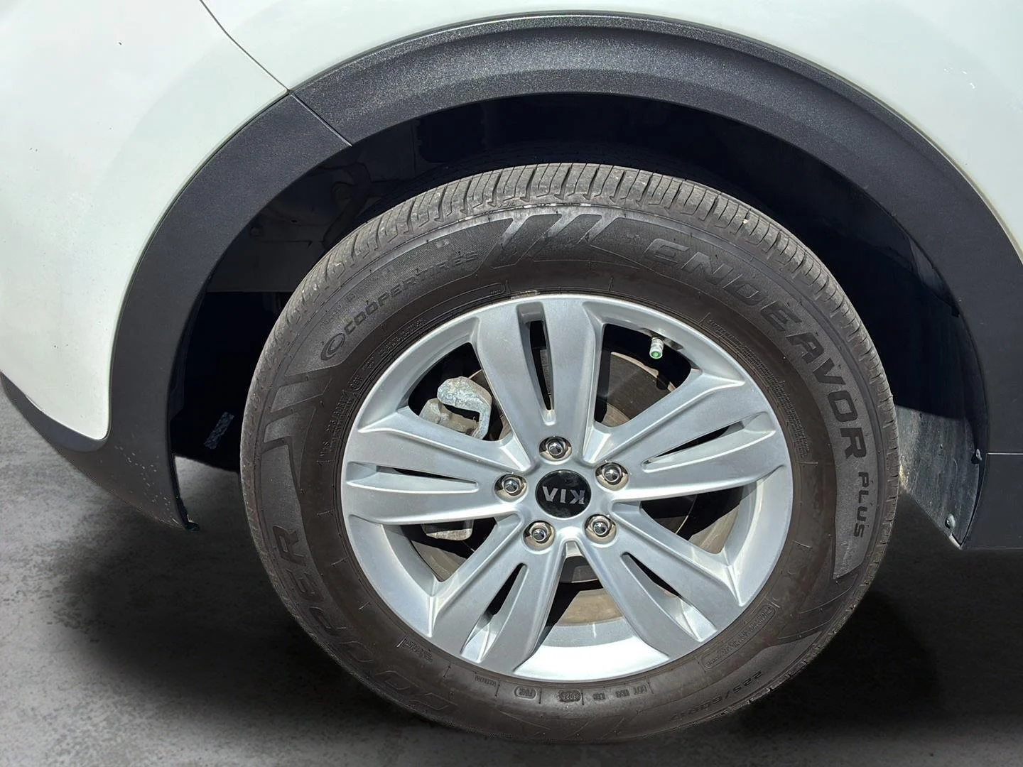 Used 2019 Clear White Kia LX image 10