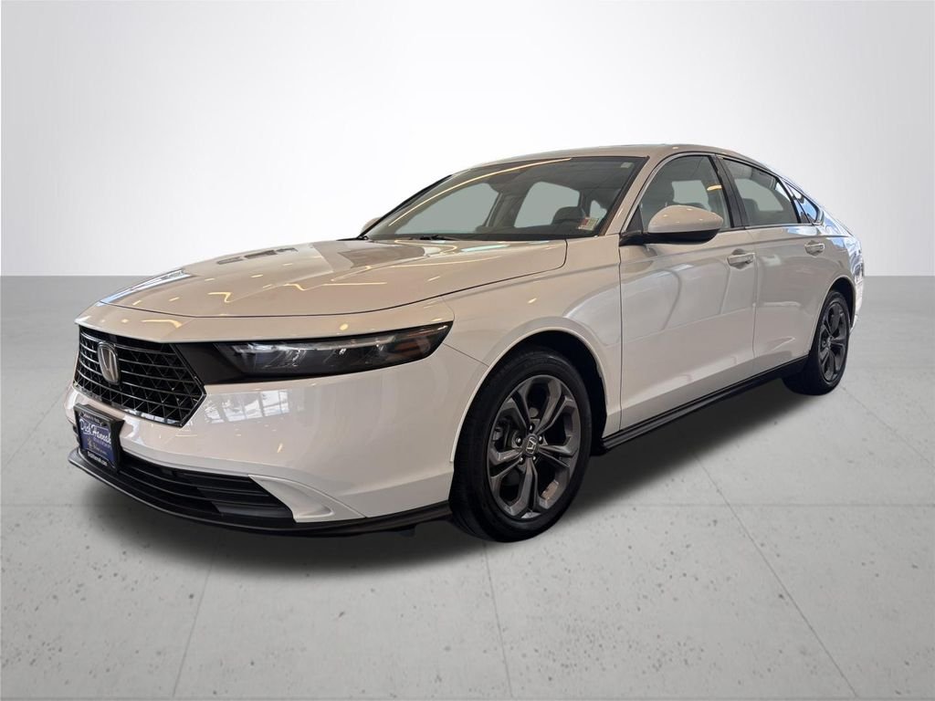 Used 2023 White Honda EX image 2