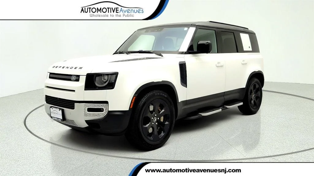 2020 Land Rover Defender SE's photo
