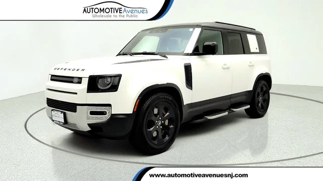 2020 Land Rover Defender 110 SE AWD w/ Black Pack, Fixed Side Steps & 20'' Wheels