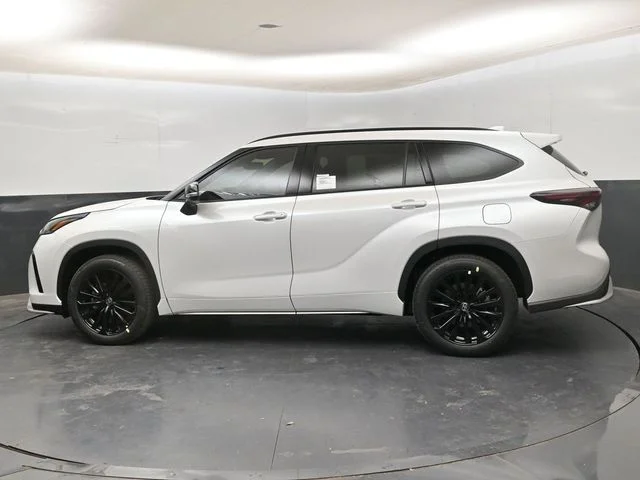 New 2026 Wind Chill Pearl <sup>1</sup> Toyota  XSE image 5
