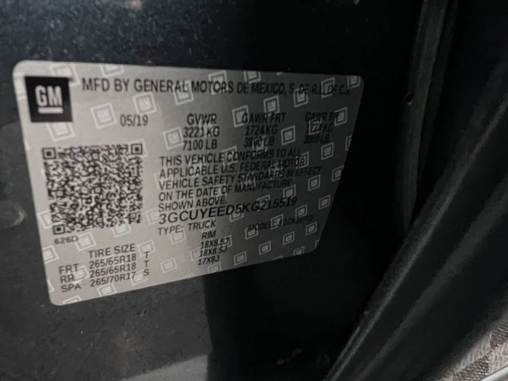 Used 2019 Shadow Gray Metallic Chevrolet RST image 17
