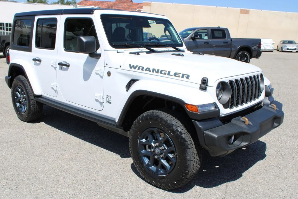 New 2026 Bright White Clear-Coat Exterior Paint Jeep 85th Anniversary Edition image 3