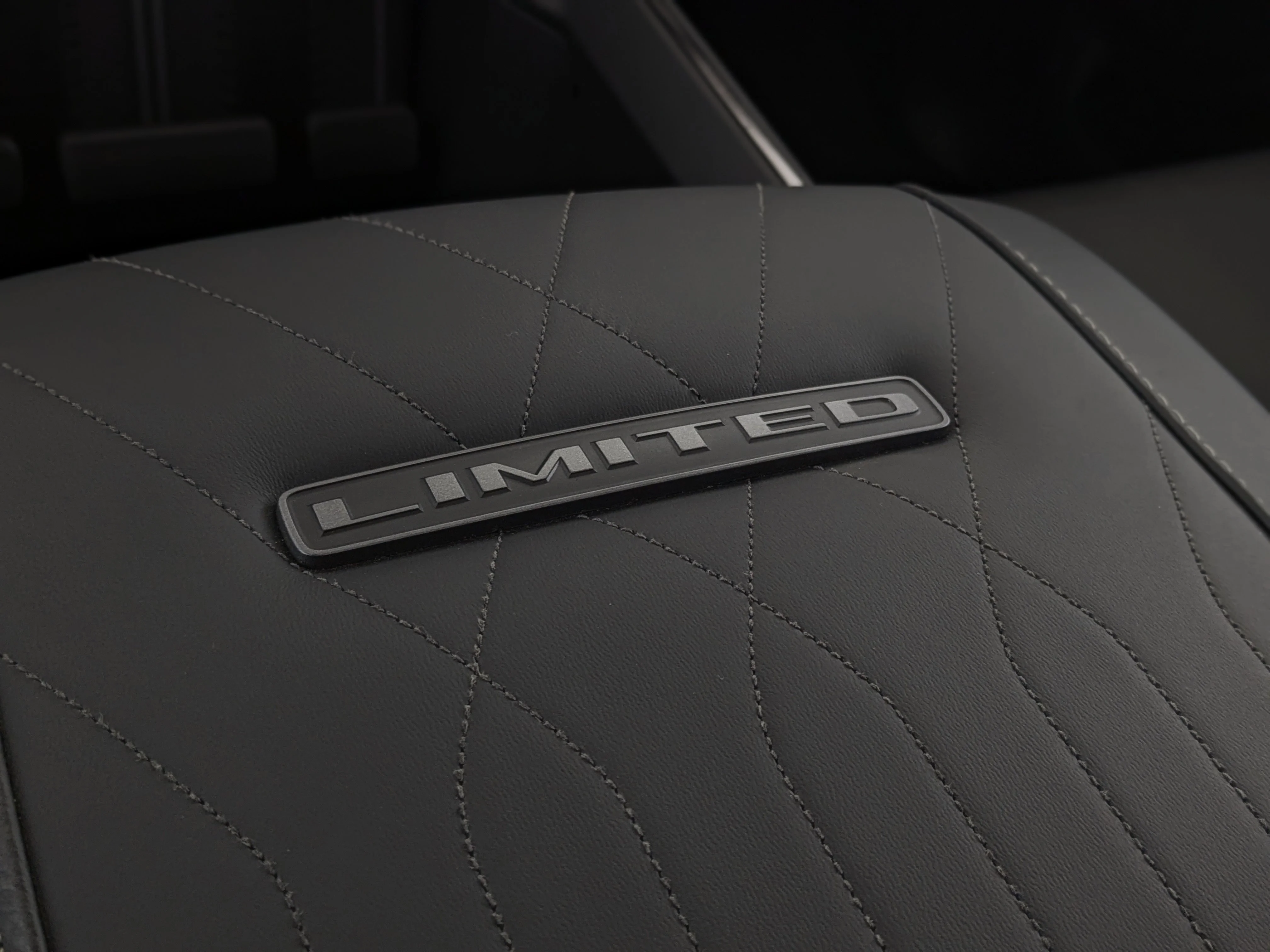 New 2026 Black RAM Limited - 5.7L HEMI V8 LEVEL 1 PKG PANO SUNROOF image 28