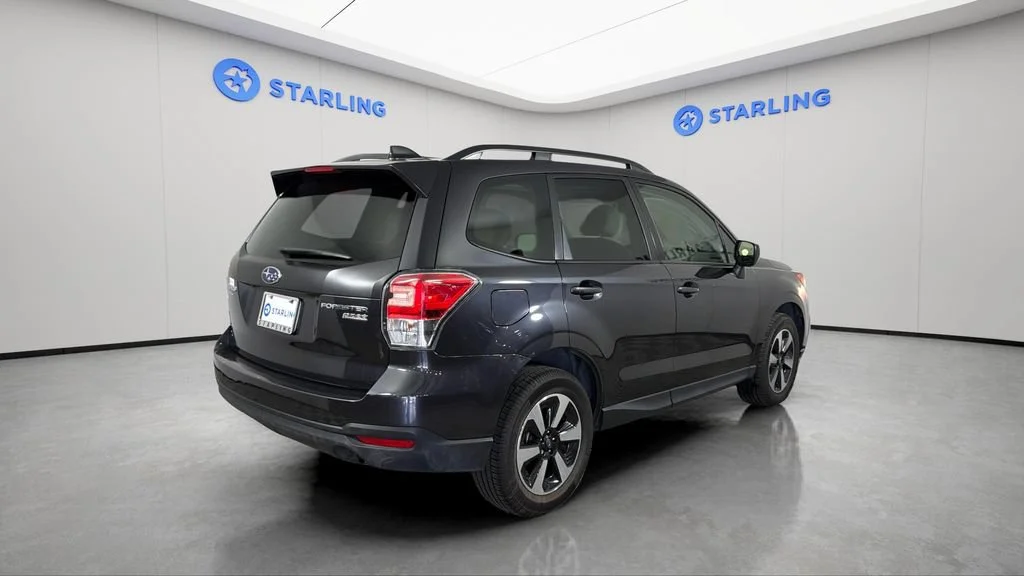 Used 2017  Subaru Premium image 9