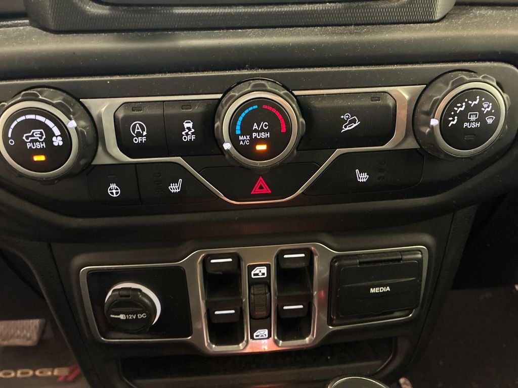 Used 2018 Black Jeep Unlimited Sport S image 14